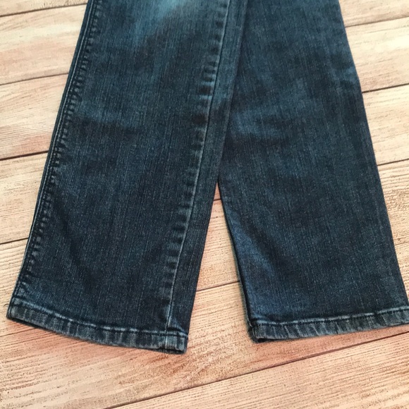 White House Black Market Medium Wash Jeans Size 6R - Picture 8 of 15